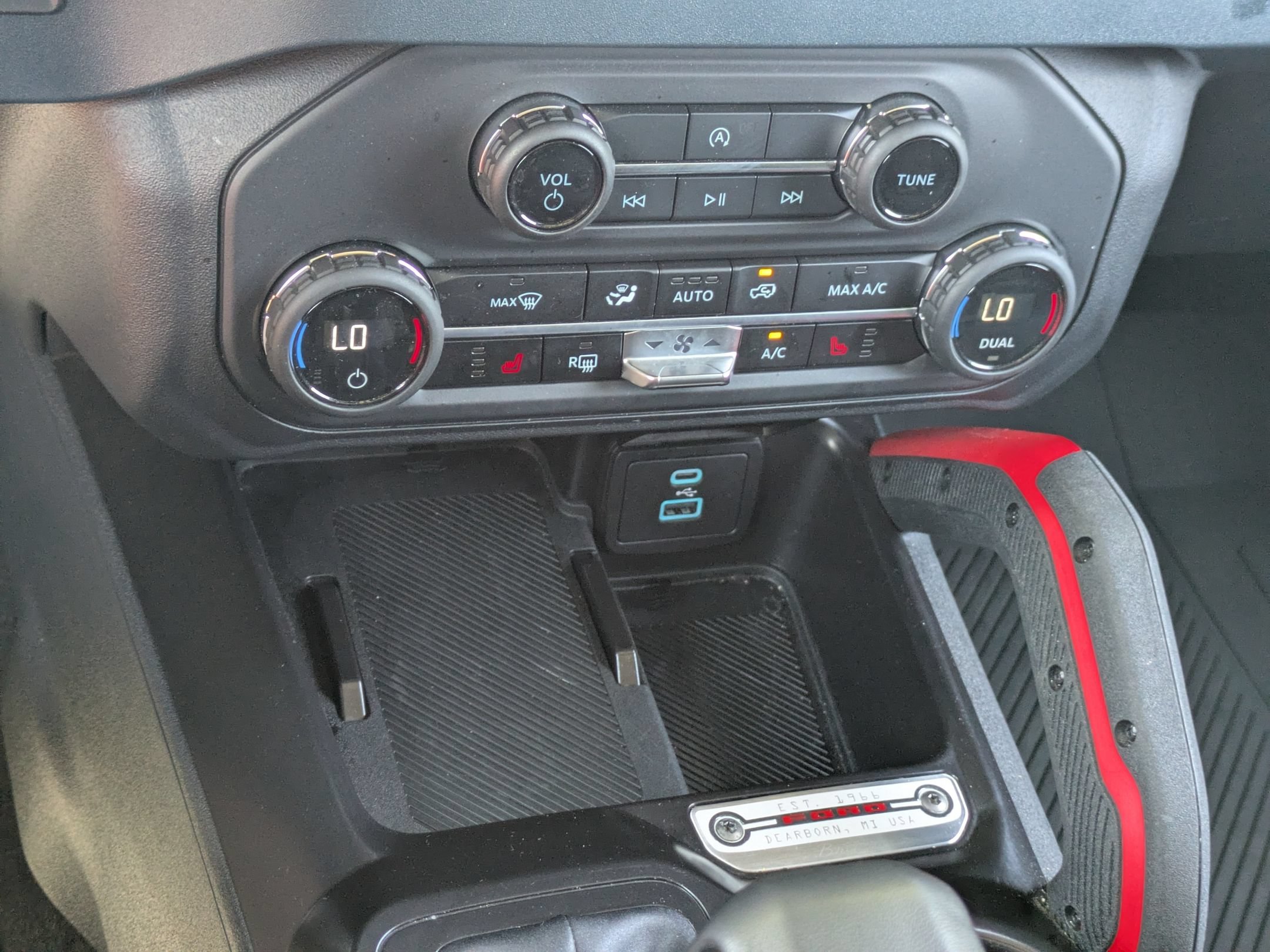 Certified 2025 Ford Bronco Heritage Edition AWD/4WD image 19