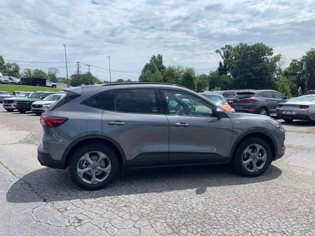Certified 2025 Ford Escape ST-Line AWD/4WD image 10