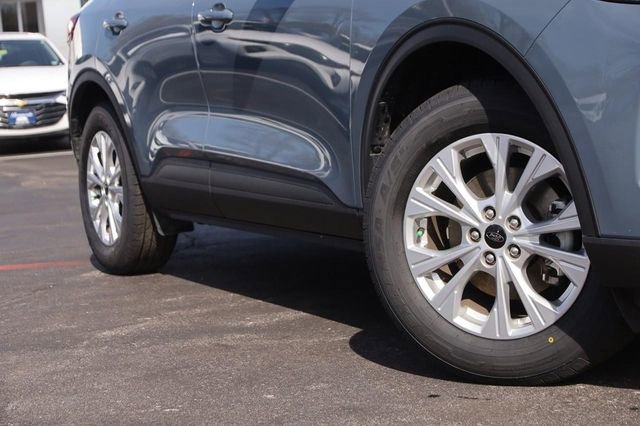 Certified 2025 Ford Escape Active FWD image 3