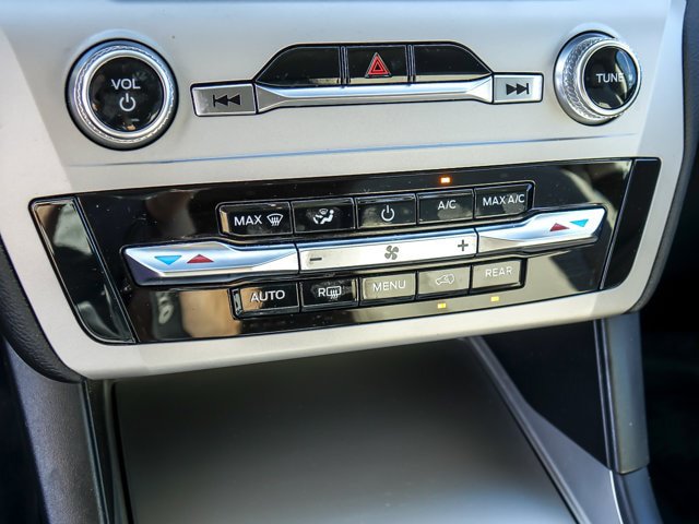 Certified 2023 Ford Explorer 4WD image 17