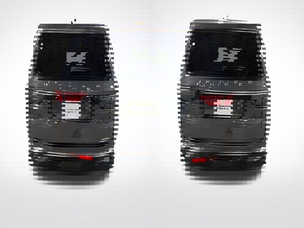 Used 2024 Jeep Wagoneer L Series II w/ Premium Group I image 3