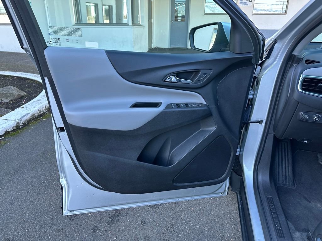 Used 2022 Chevrolet Equinox LT image 11