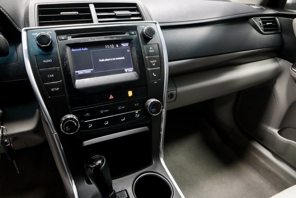 Used 2017 Toyota Camry LE image 27