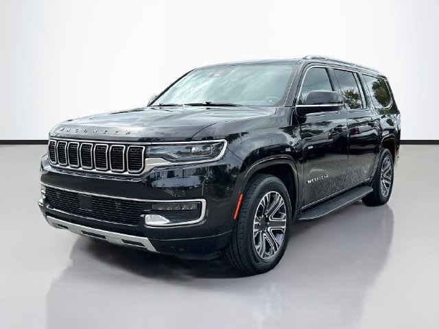 Used 2024 Jeep Wagoneer L Series II w/ Flexible Seating Group AWD/4WD image 2