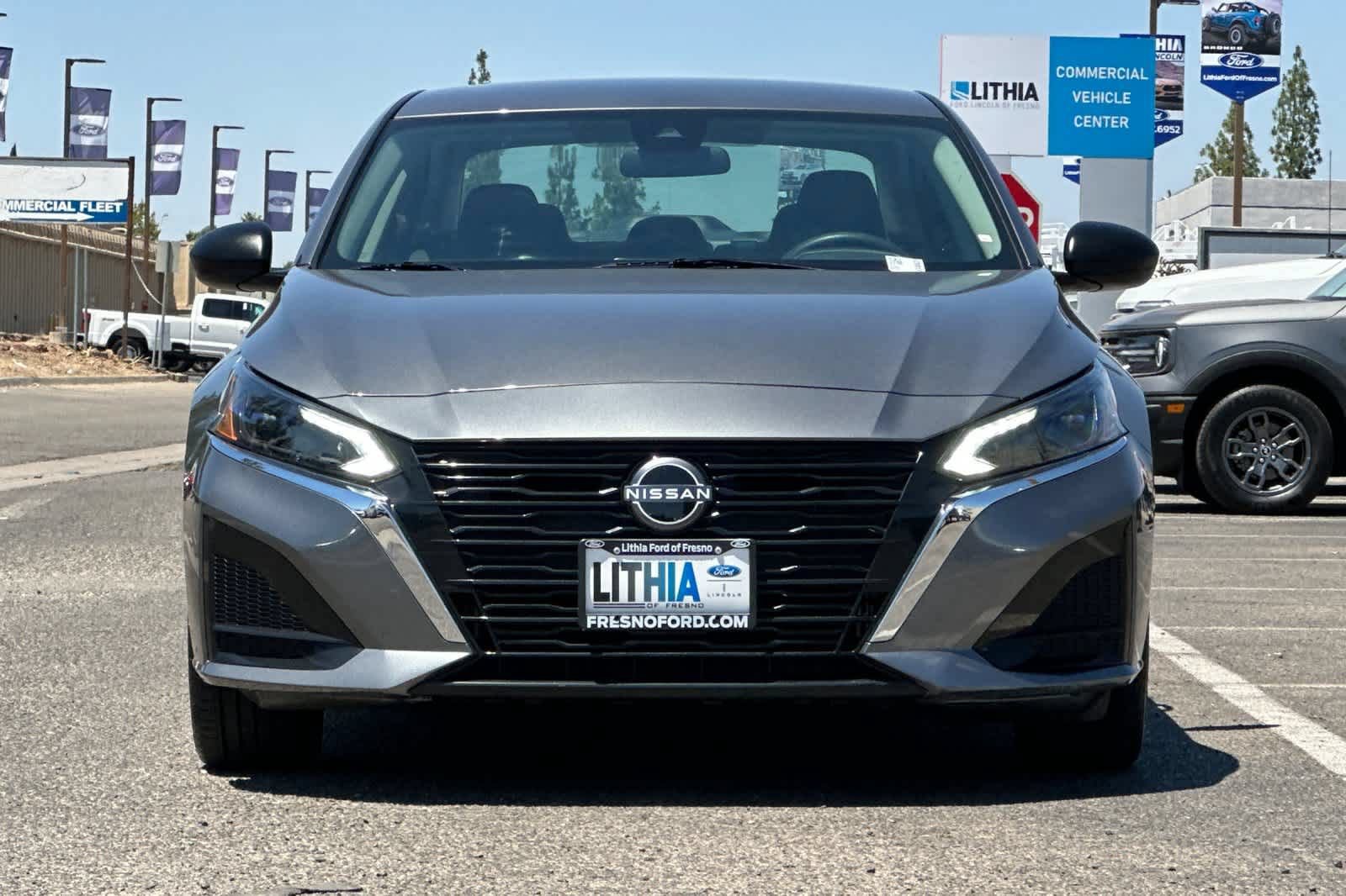 Used 2025 Nissan Altima 2.5 SV FWD image 10
