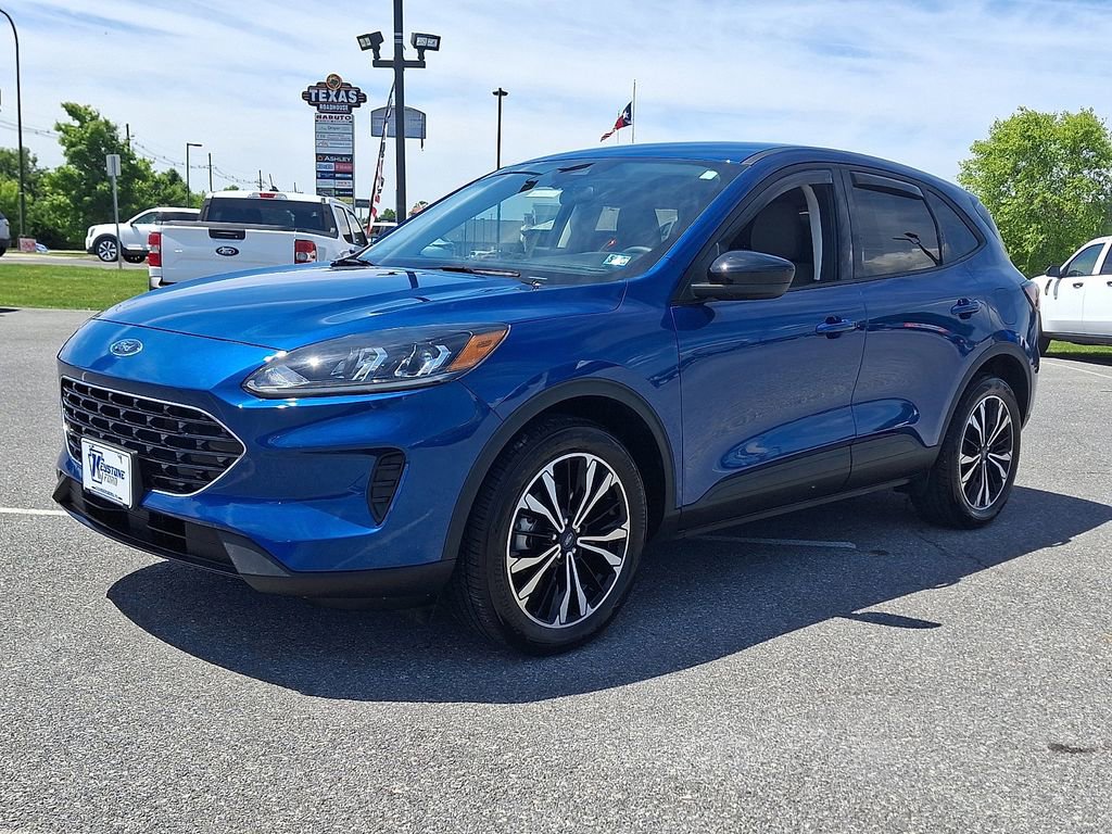 Certified 2022 Ford Escape SE w/ SE Sport Appearance Package AWD/4WD image 3