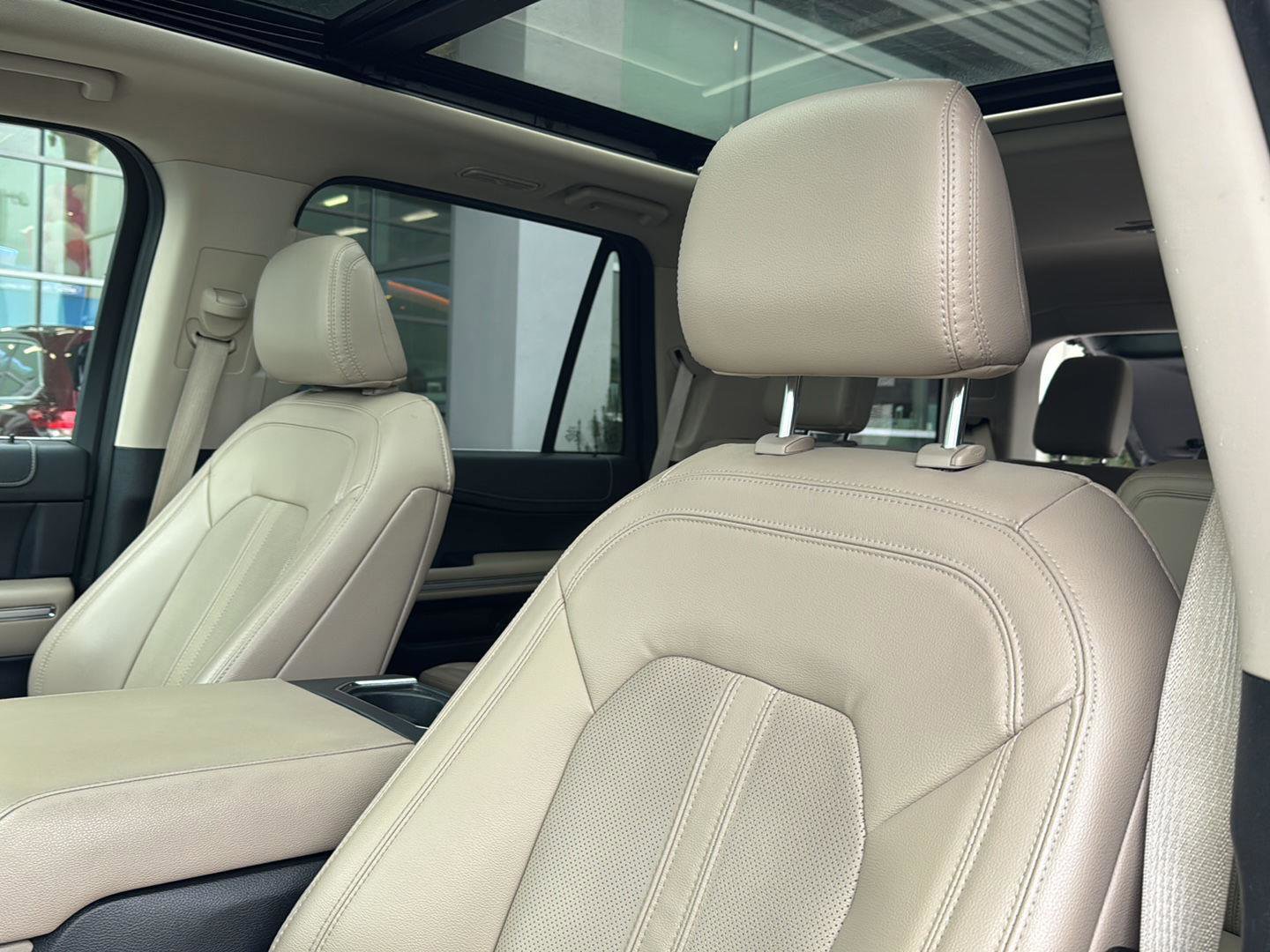 Certified 2023 Ford Expedition Limited image 26