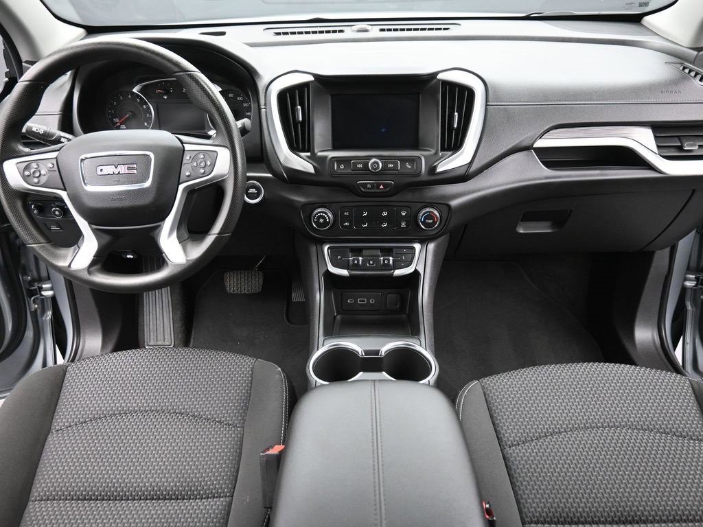 Used 2024 GMC Terrain SLE image 12
