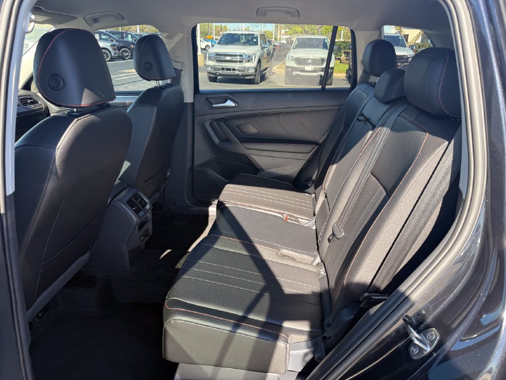 Used 2024 Volkswagen Tiguan Wolfsburg Edition AWD/4WD image 18