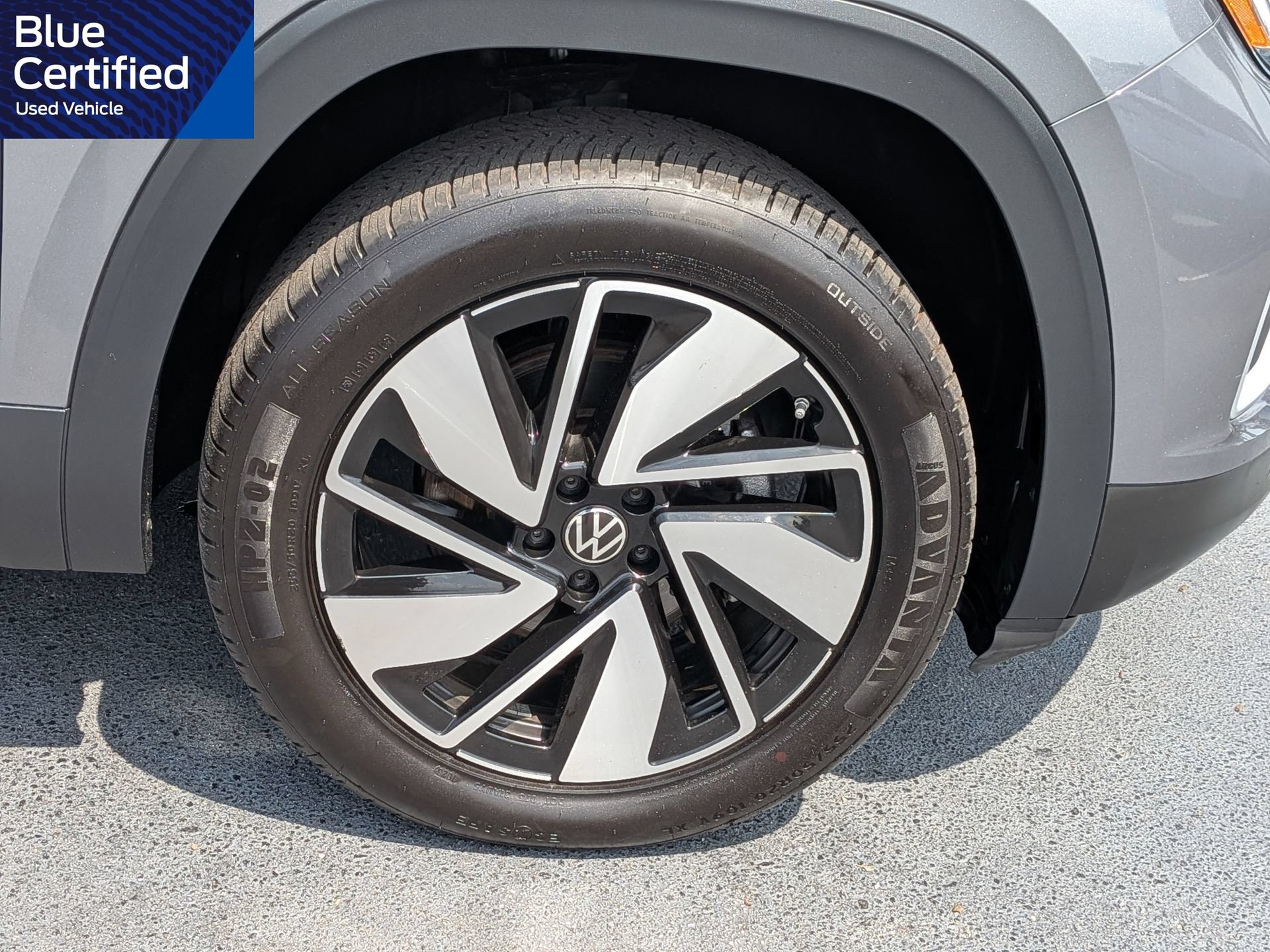 Used 2025 Volkswagen Atlas SE FWD image 12