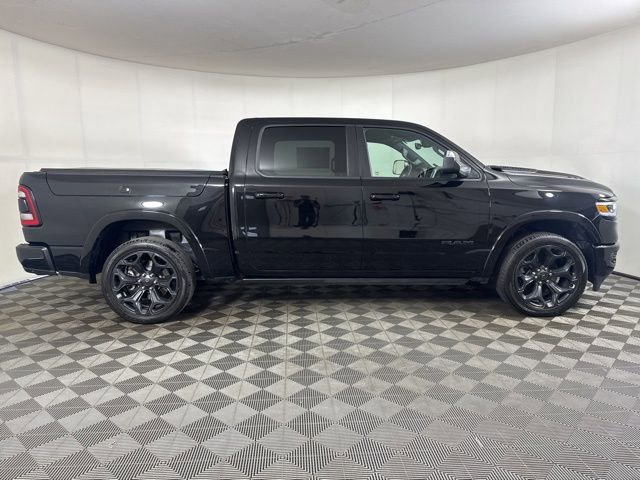 Used 2020 RAM 1500 Limited w/ Black Appearance Package AWD/4WD image 2