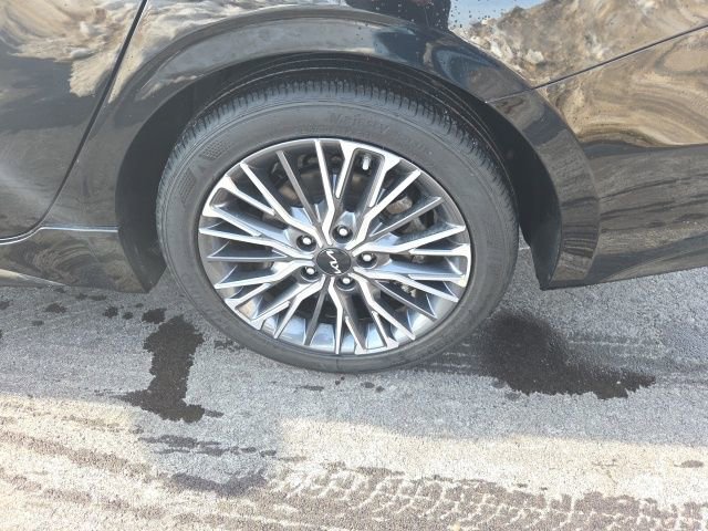 Used 2023 Kia Forte GT-Line w/ GT-Line Premium Package image 13