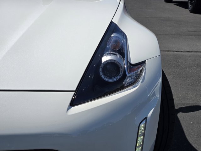 Used 2020 Nissan 370Z Coupe RWD image 11