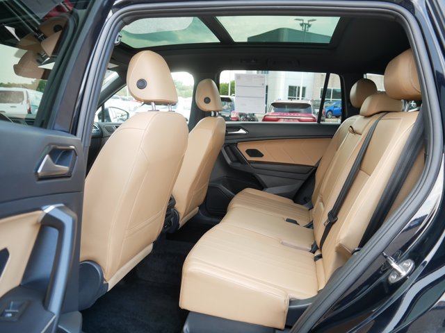 Used 2024 Volkswagen Tiguan SE AWD/4WD image 16