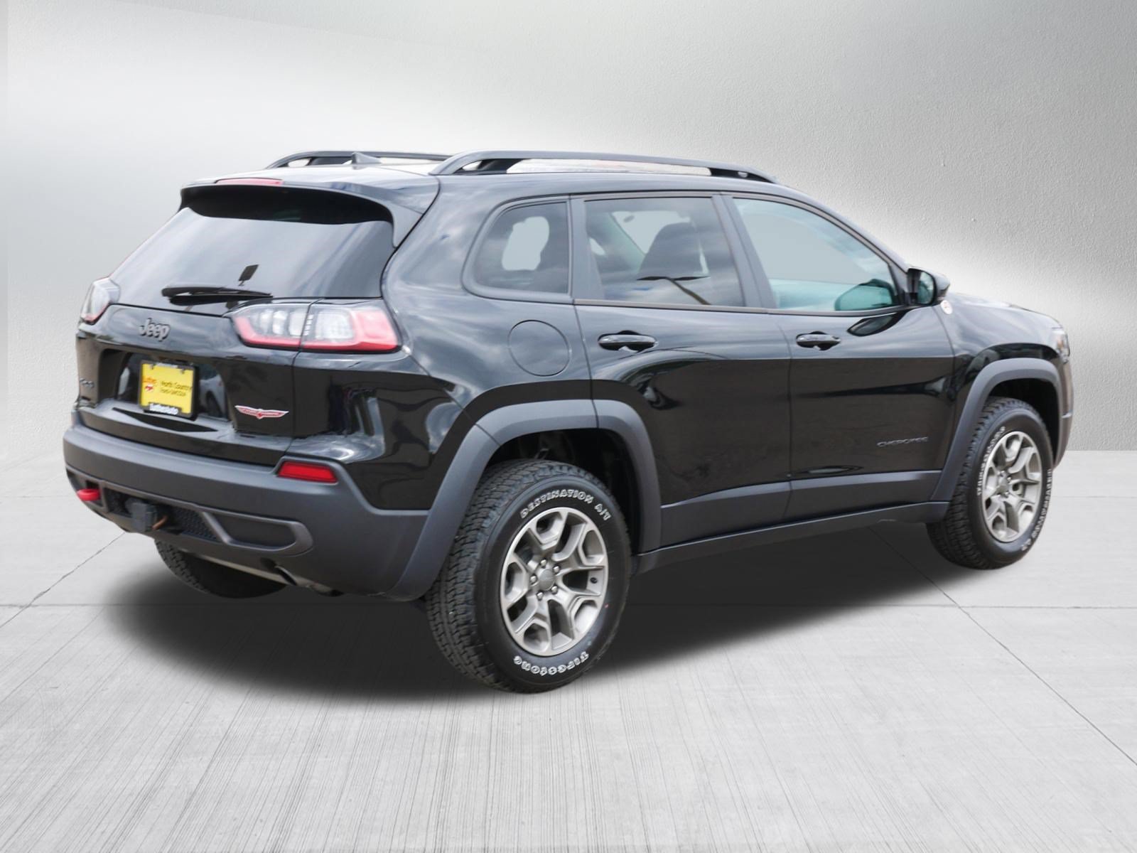 Used 2022 Jeep Cherokee Trailhawk w/ Comfort/Convenience Group AWD/4WD image 7