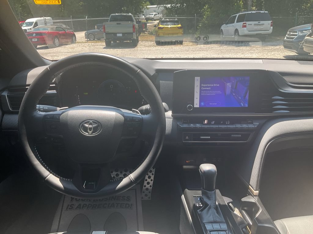 Used 2025 Toyota Camry SE w/ Convenience Package FWD image 20