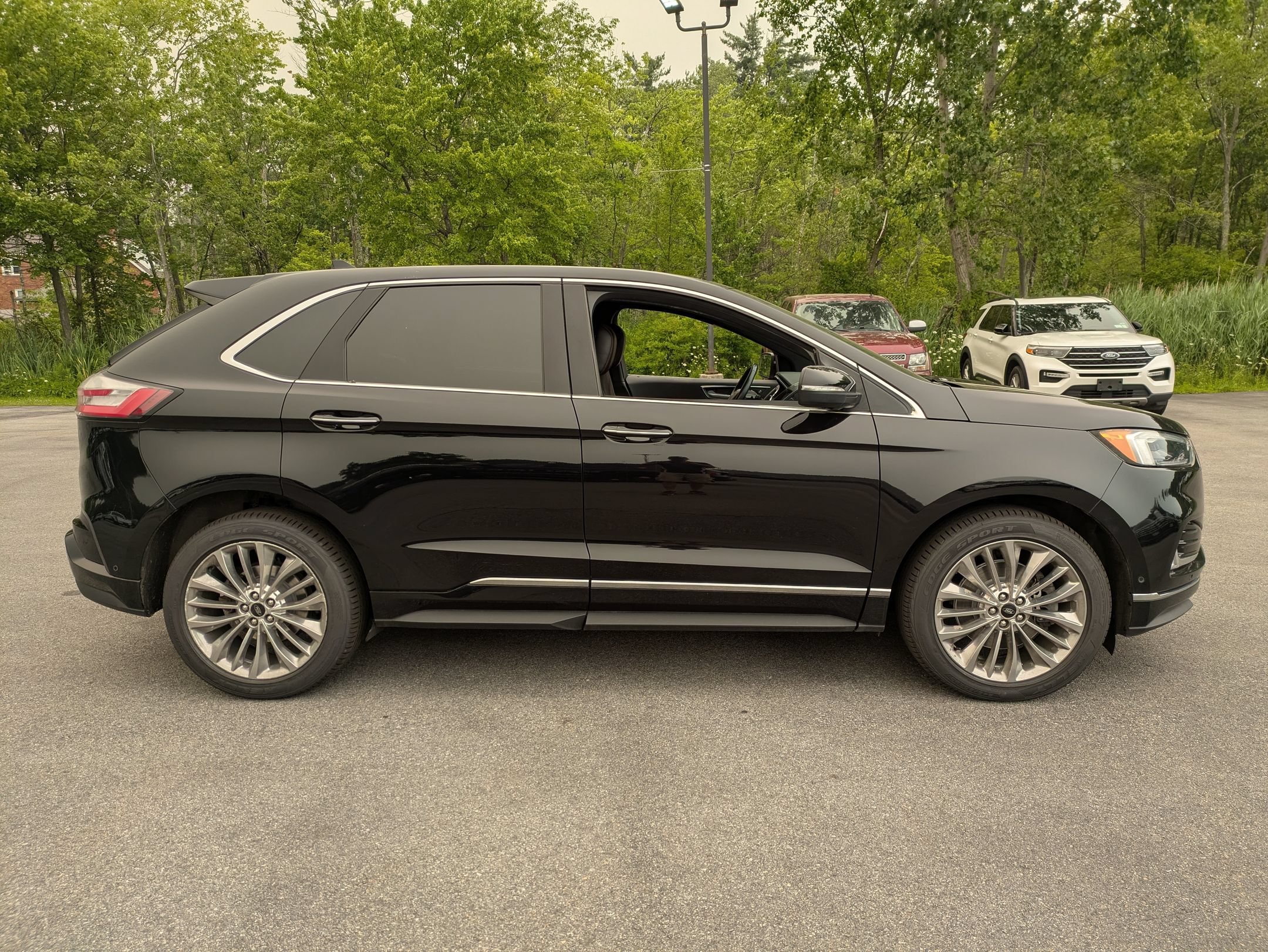 Certified 2020 Ford Edge Titanium w/ Equipment Group 301A AWD/4WD image 2