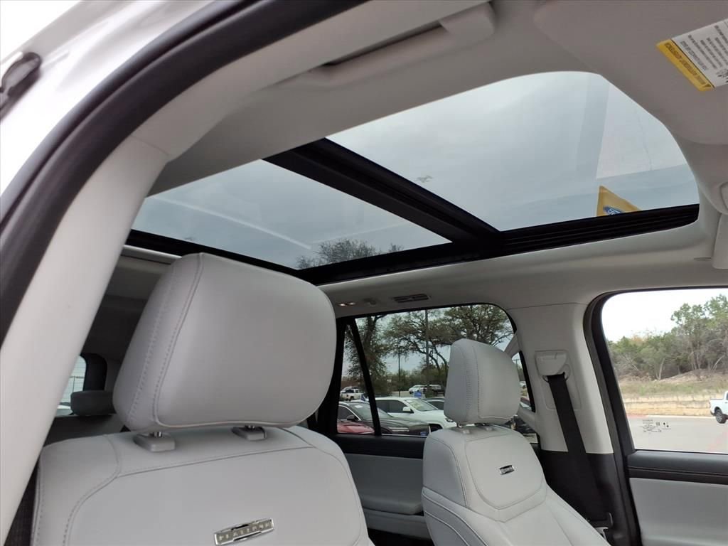 Certified 2025 Ford Expedition Platinum image 6