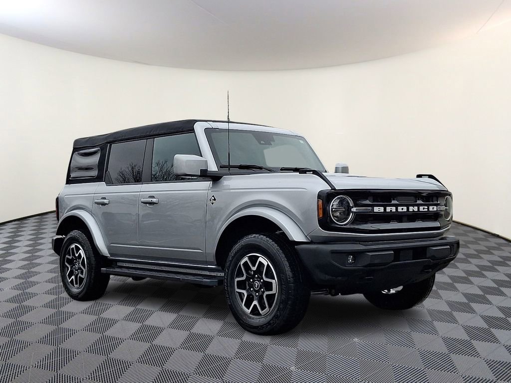 Certified 2023 Ford Bronco Outer Banks AWD/4WD image 1