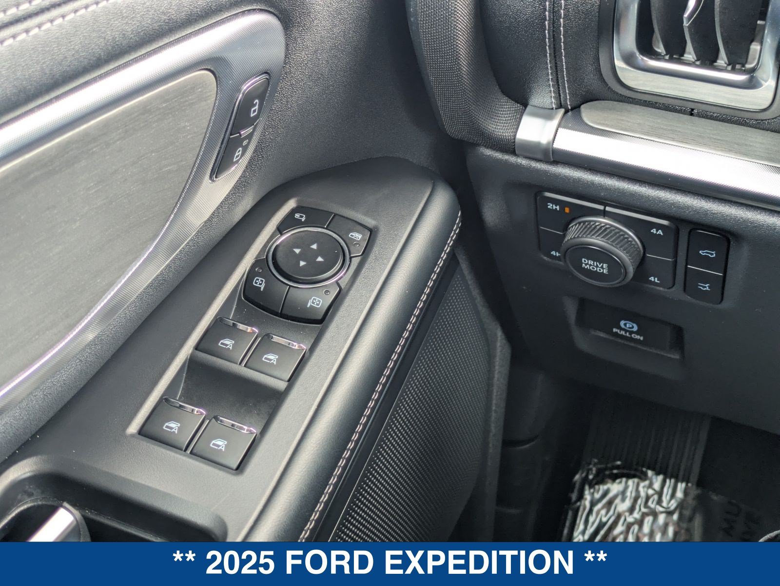 Certified 2025 Ford Expedition Platinum w/ Driver's Package AWD/4WD image 28