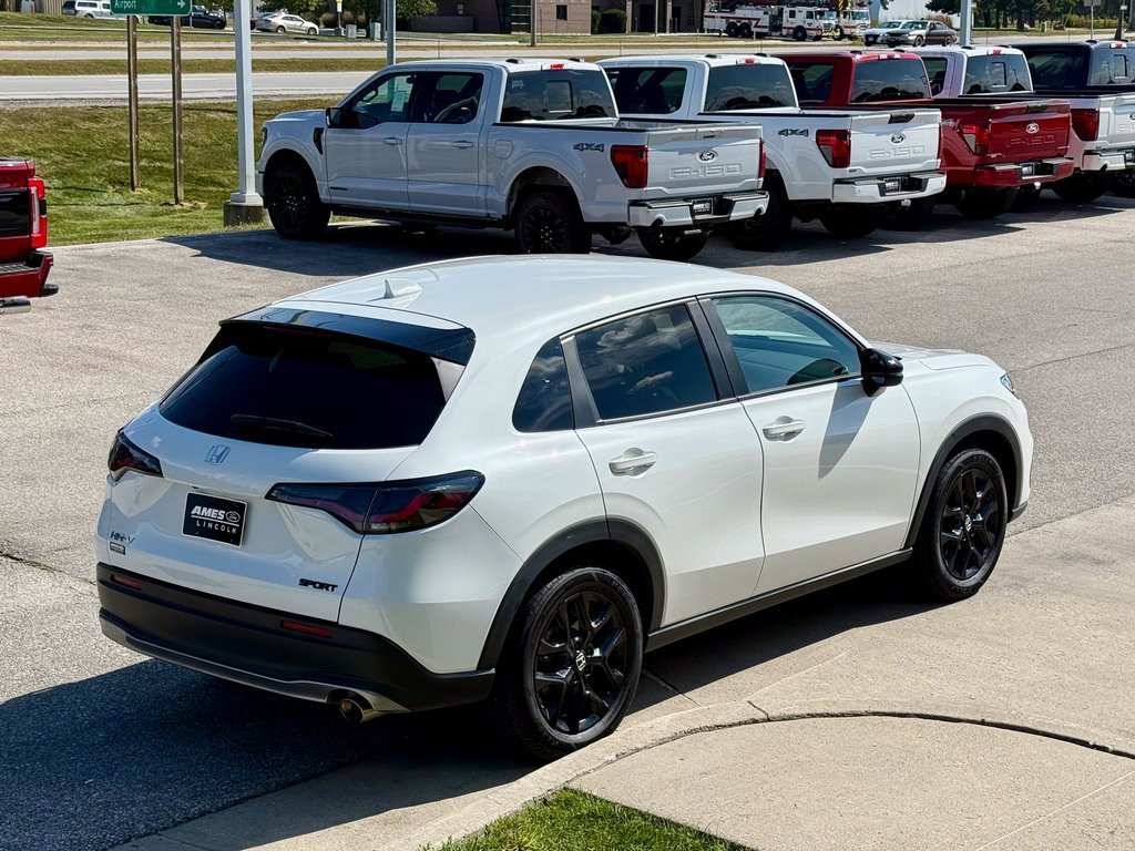 Used 2023 Honda HR-V Sport image 3