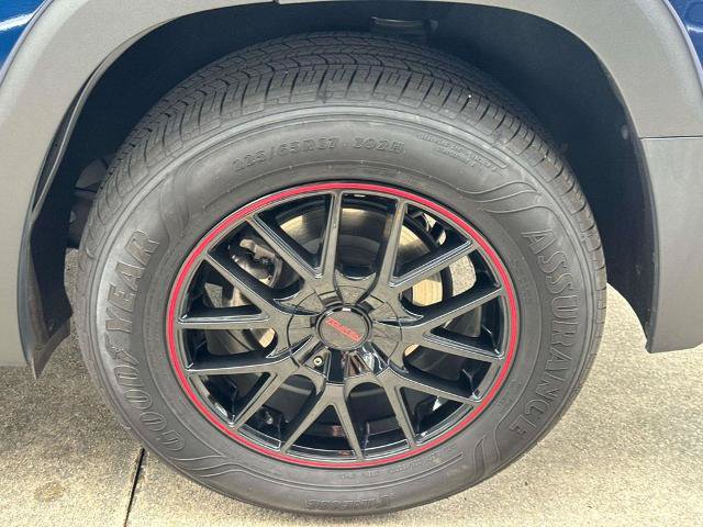 Used 2022 GMC Terrain SLE w/ Driver Convenience Package FWD image 4