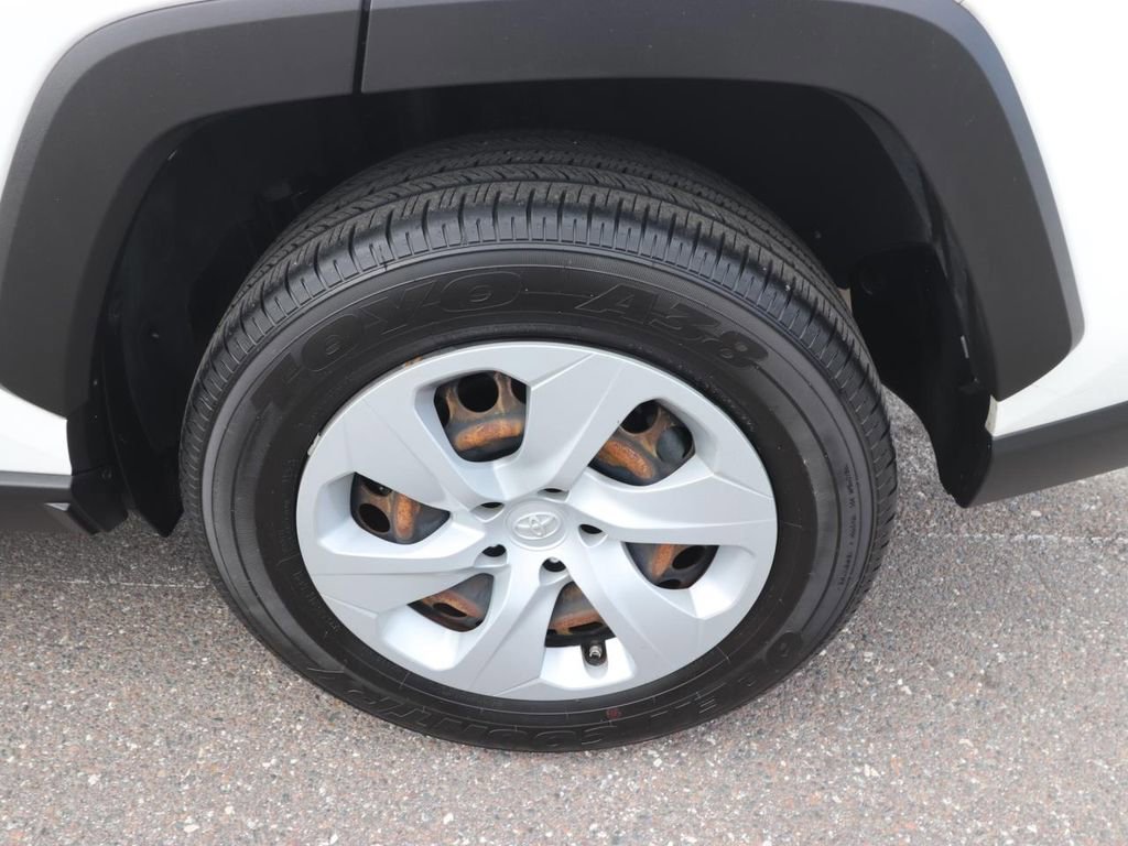 Used 2019 Toyota RAV4 LE image 16