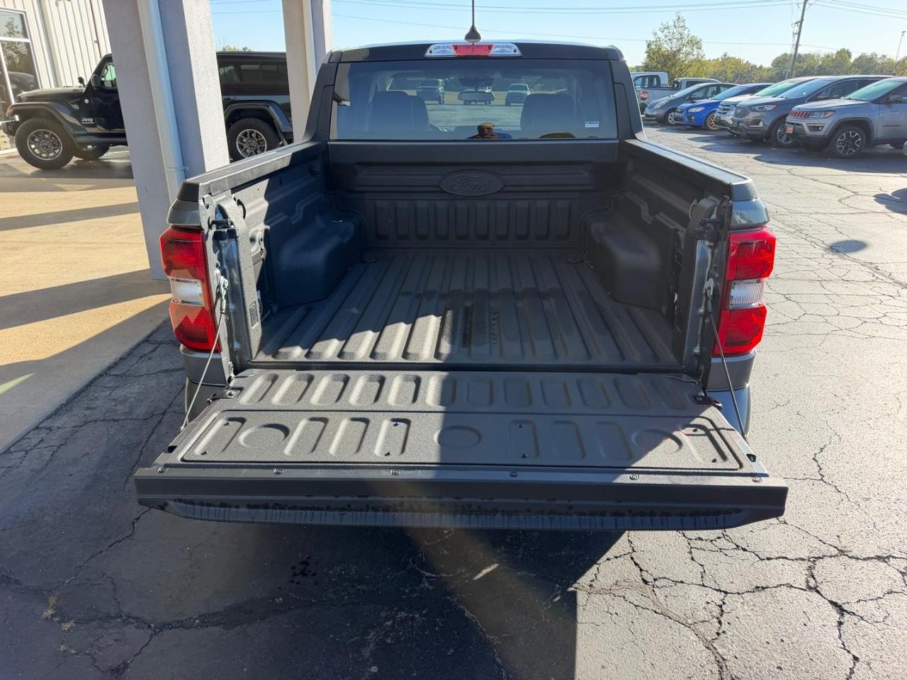 Certified 2025 Ford Maverick Lobo AWD/4WD image 5