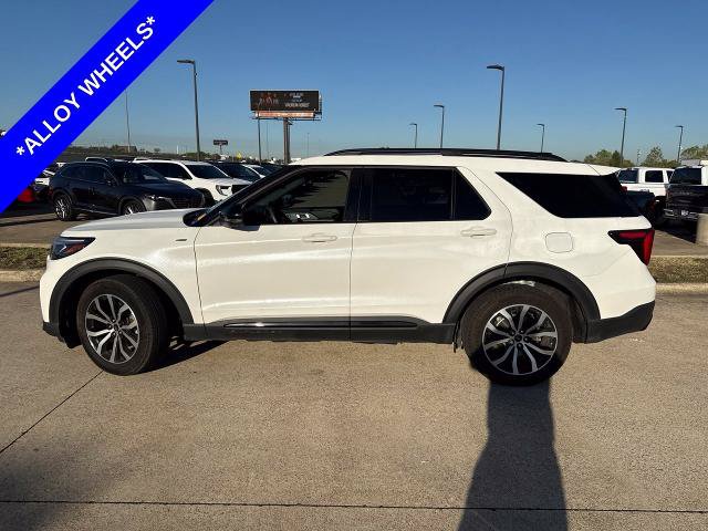 Certified 2025 Ford Explorer ST-Line AWD/4WD image 3