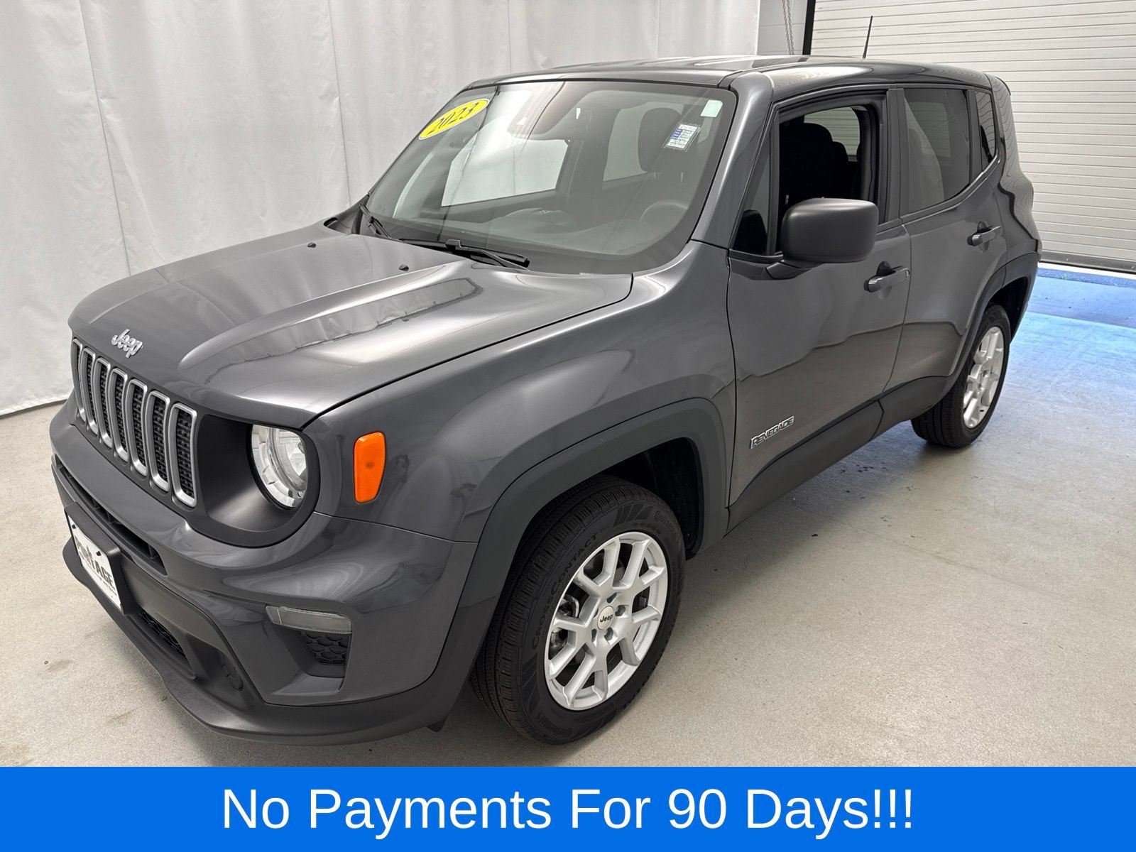 Used 2023 Jeep Renegade Latitude AWD/4WD image 5