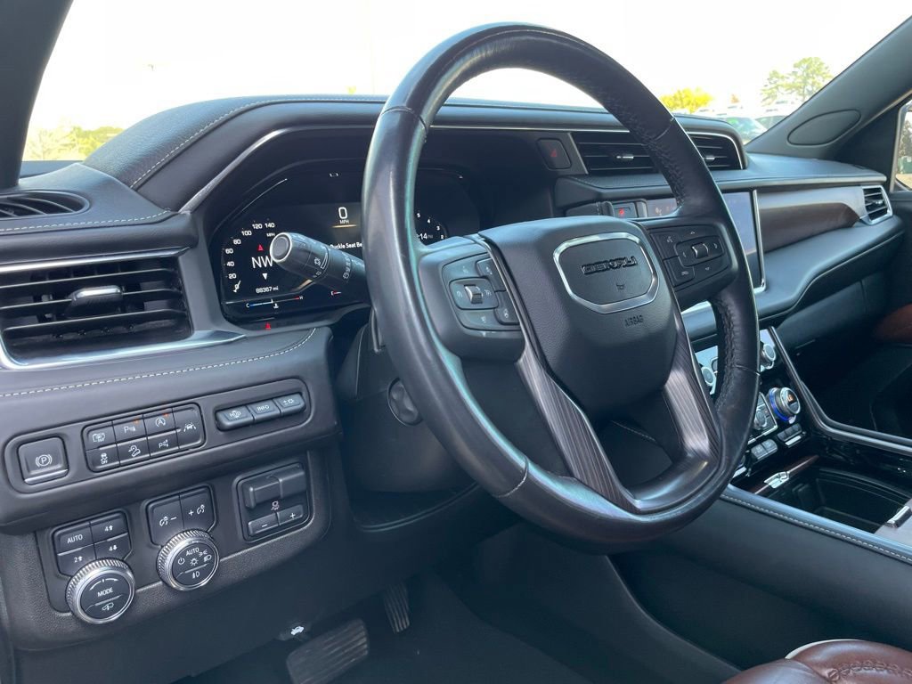 Used 2023 GMC Yukon XL Denali Ultimate image 10