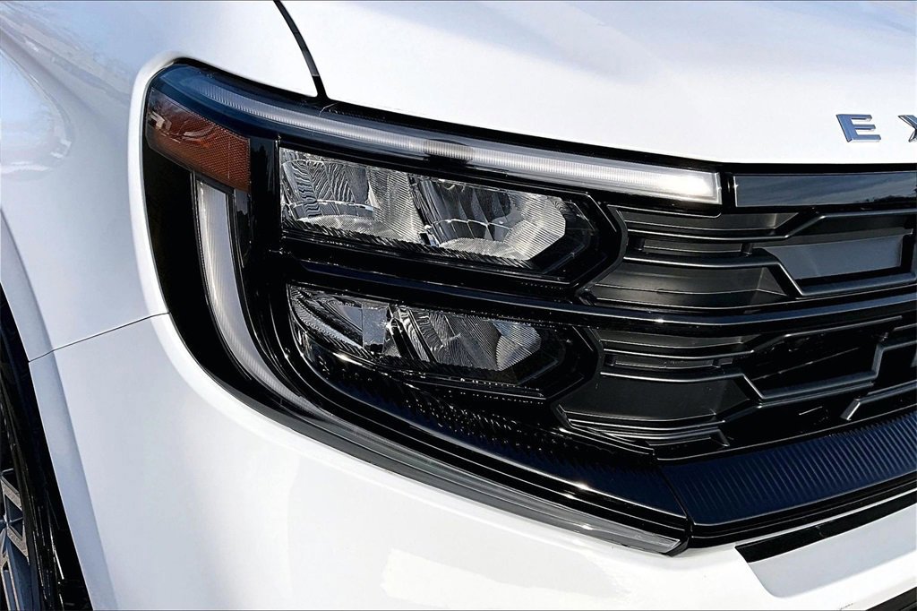 Certified 2025 Ford Expedition Max Active image 30