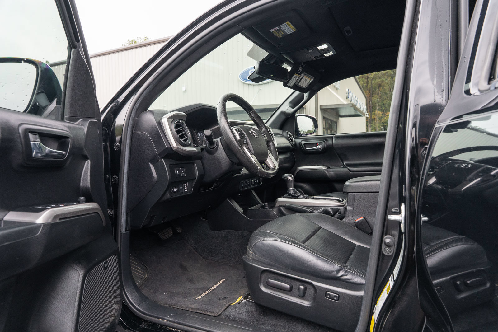 Used 2021 Toyota Tacoma Limited RWD image 17