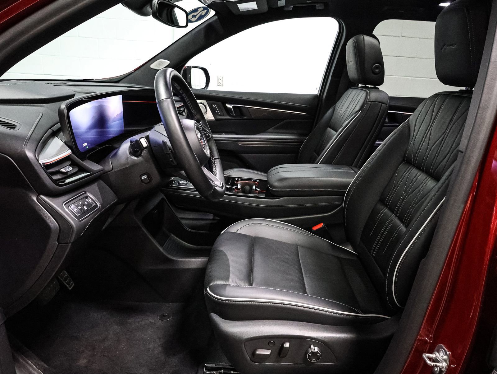 Used 2025 Buick Enclave Avenir w/ Trailering Package, 5000 lbs. AWD/4WD image 22