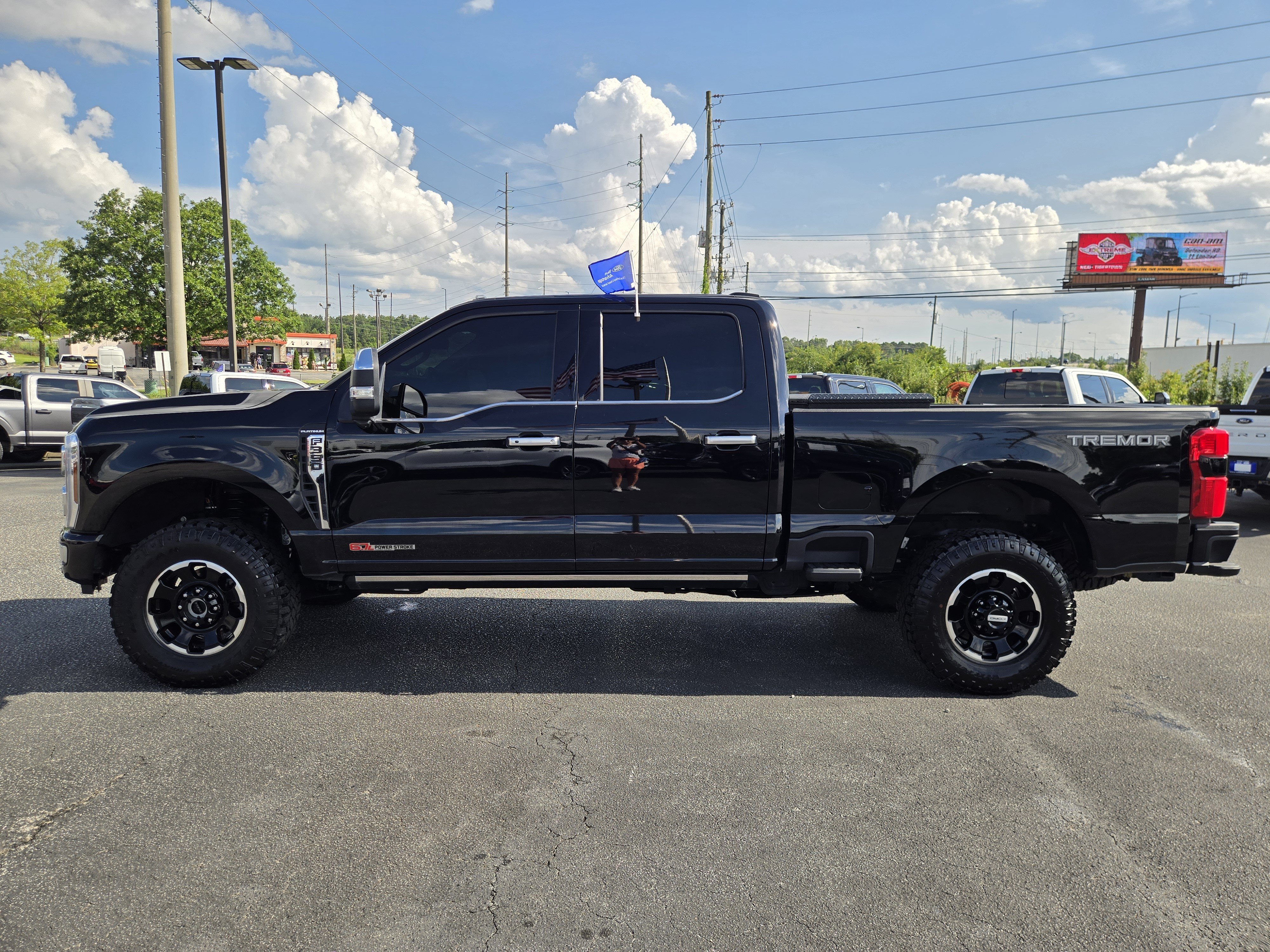 Certified 2025 Ford F350 Platinum w/ Platinum Plus Package AWD/4WD image 10