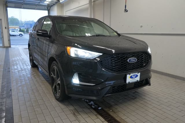 Certified 2020 Ford Edge ST w/ Cold Weather Package AWD/4WD image 17