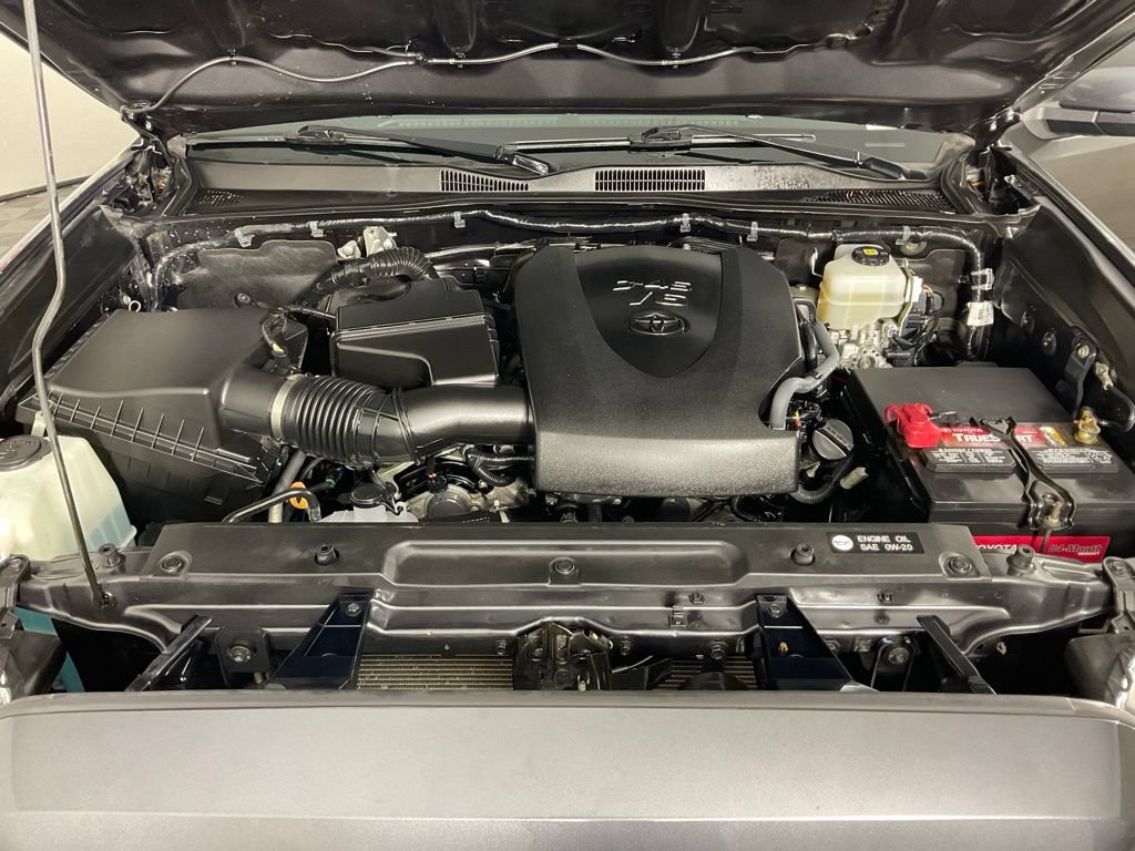 Used 2019 Toyota Tacoma TRD Off-Road w/ Exterior Package AWD/4WD image 9