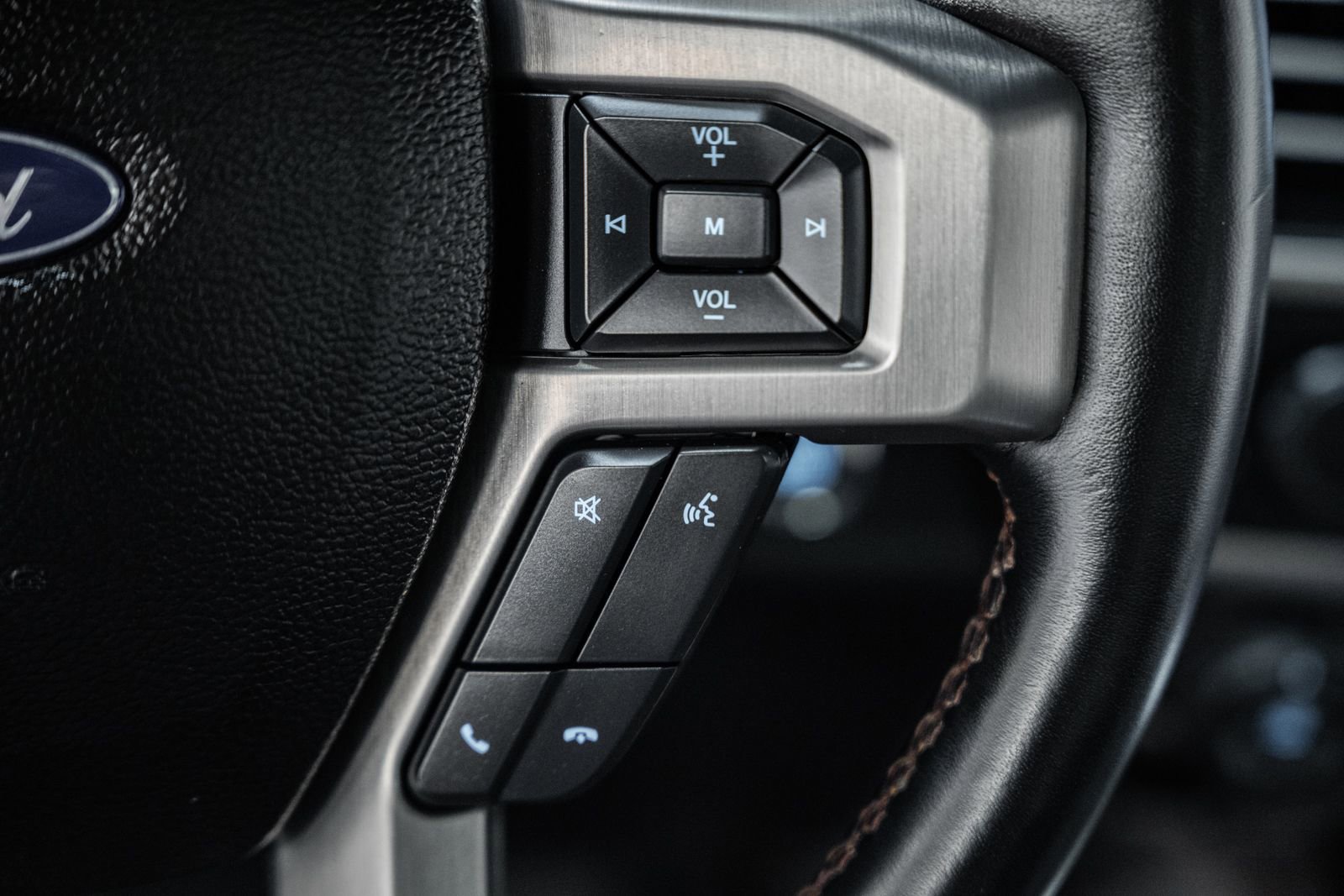 Certified 2018 Ford F150 Platinum w/ Equipment Group 701A Luxury image 42