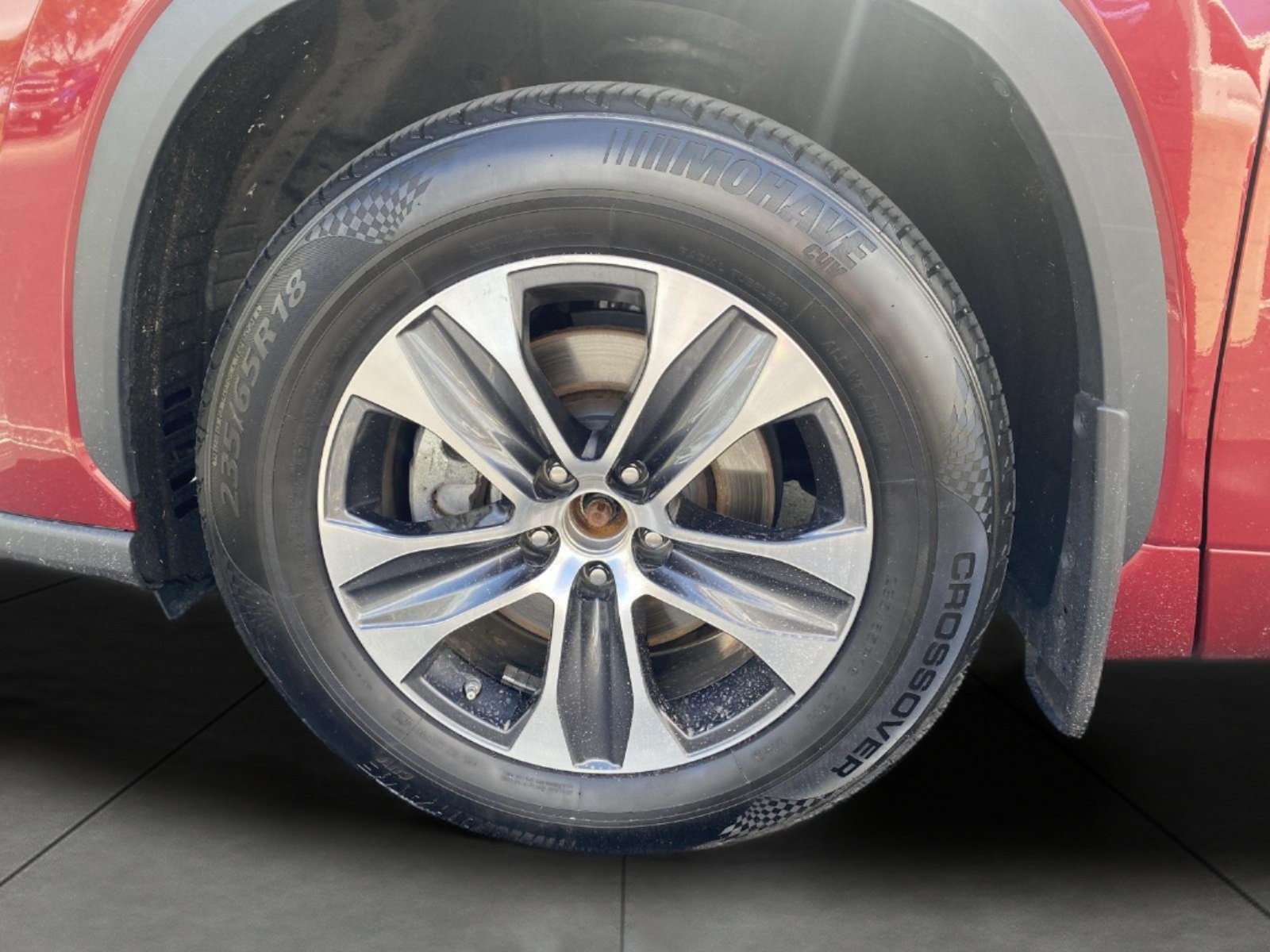 Used 2022 Toyota Highlander XLE AWD/4WD image 6