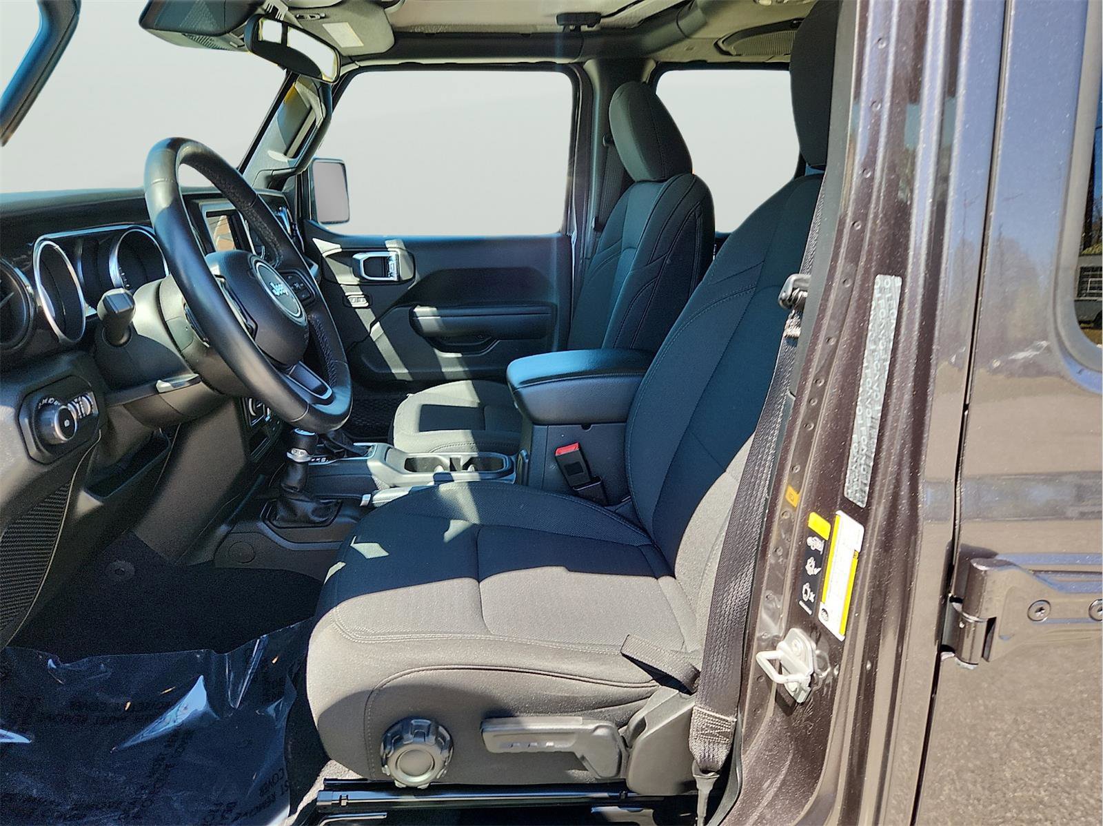 Used 2021 Jeep Wrangler Unlimited Sport AWD/4WD image 17