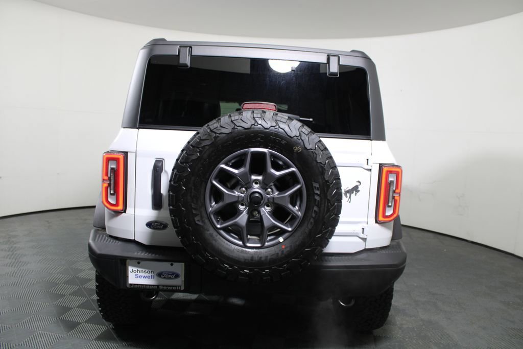Certified 2025 Ford Bronco Badlands image 3