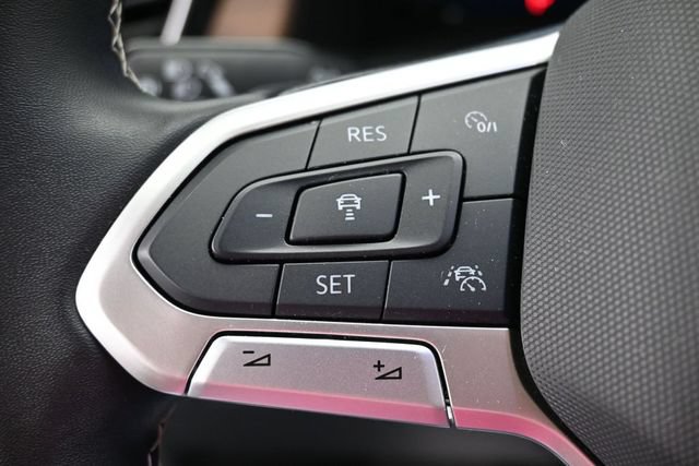 Used 2024 Volkswagen Atlas SE AWD/4WD image 18