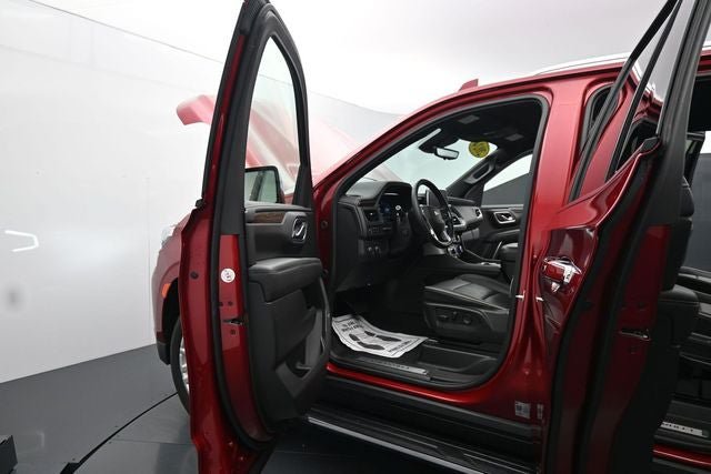 Used 2024 Chevrolet Tahoe Premier AWD/4WD image 17