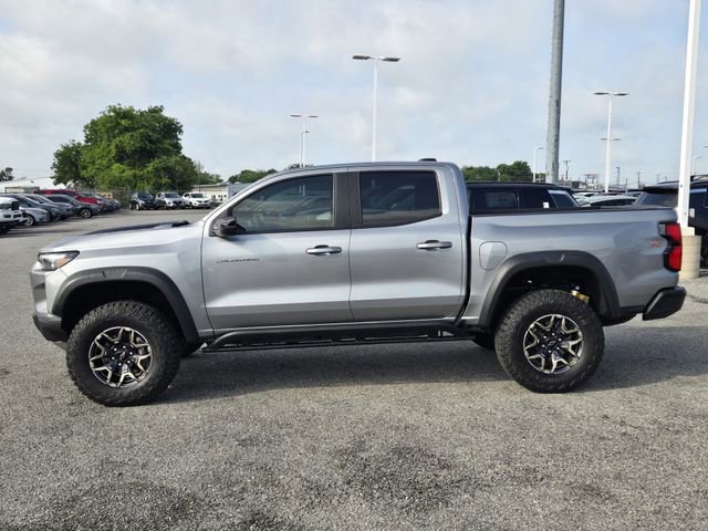 Used 2024 Chevrolet Colorado ZR2 w/ ZR2 Convenience Package III image 2