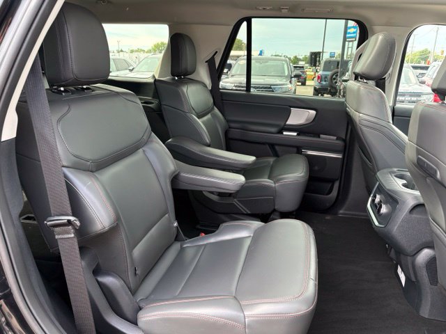 Certified 2025 Ford Expedition Active AWD/4WD image 6