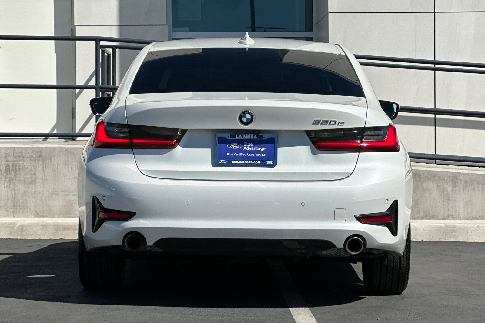 Used 2021 BMW 330e w/ Convenience Package RWD image 4