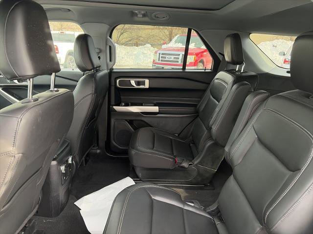 Certified 2022 Ford Explorer XLT w/ Equipment Group 202A image 17