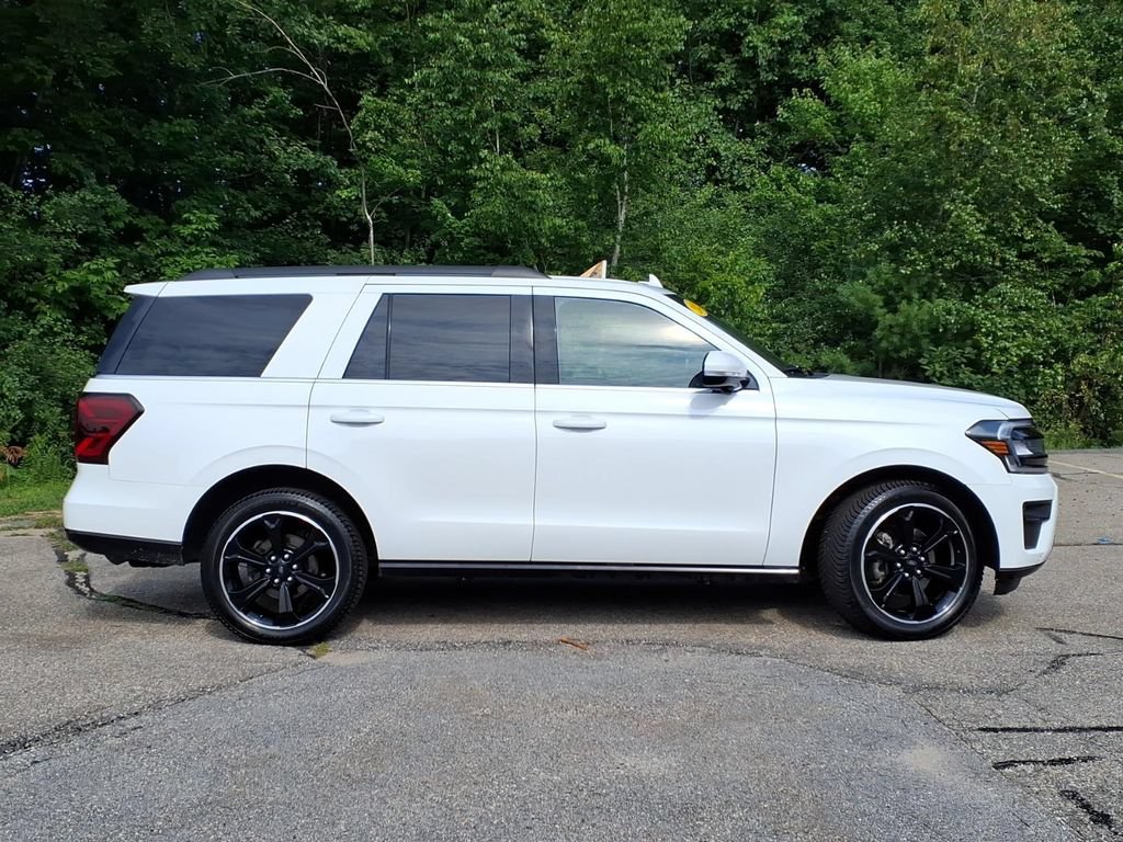Certified 2022 Ford Expedition Limited AWD/4WD image 3