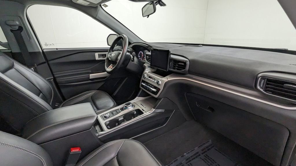 Certified 2023 Ford Explorer XLT w/ Equipment Group 202A image 43