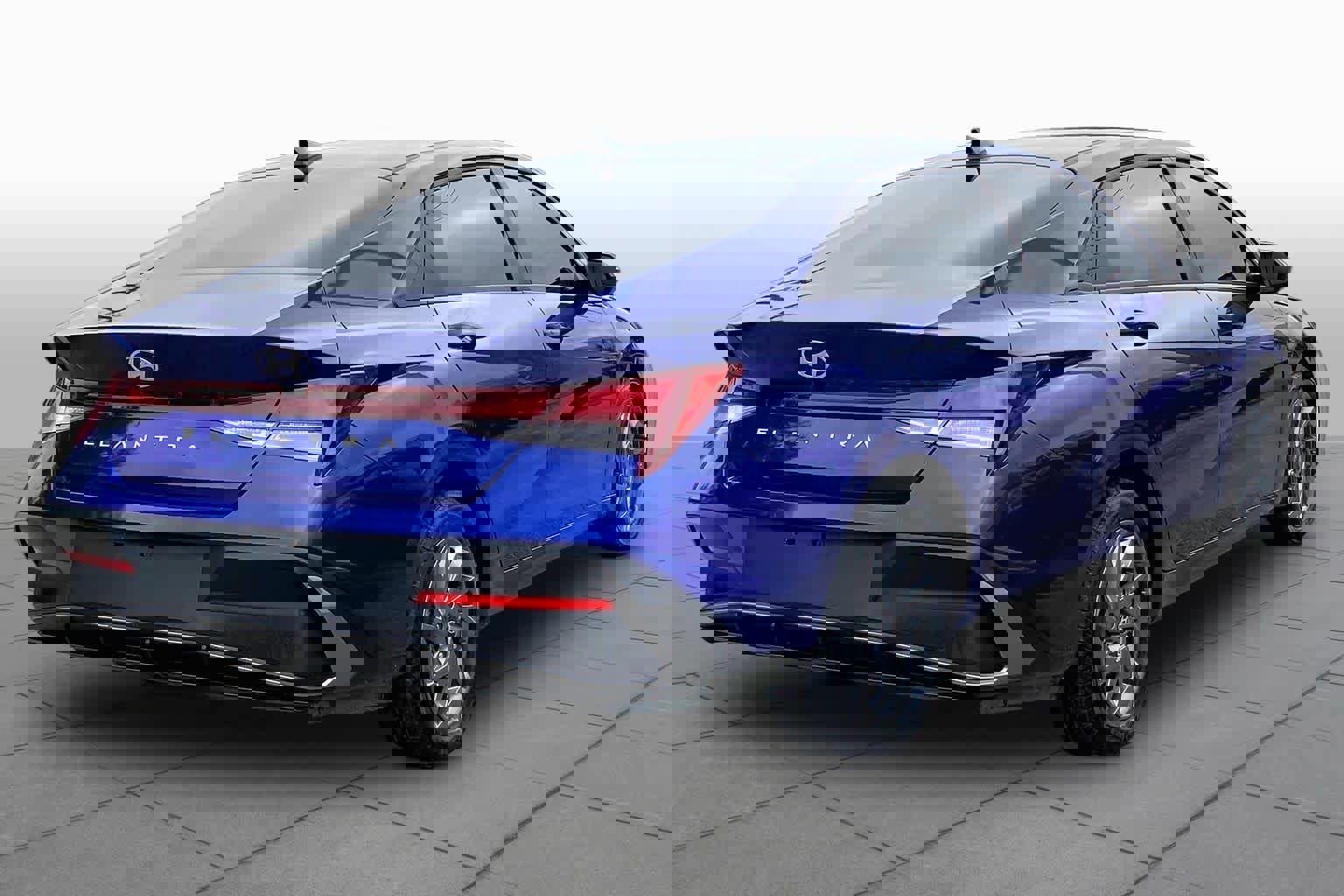 Used 2024 Hyundai Elantra SEL image 4